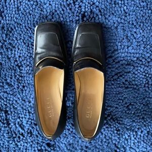 Women’s Gucci square toe pumps